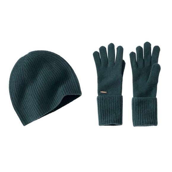 L.L. Bean Accessories - Like new! L.L. Bean Cashmere Beanie and Gloves Set